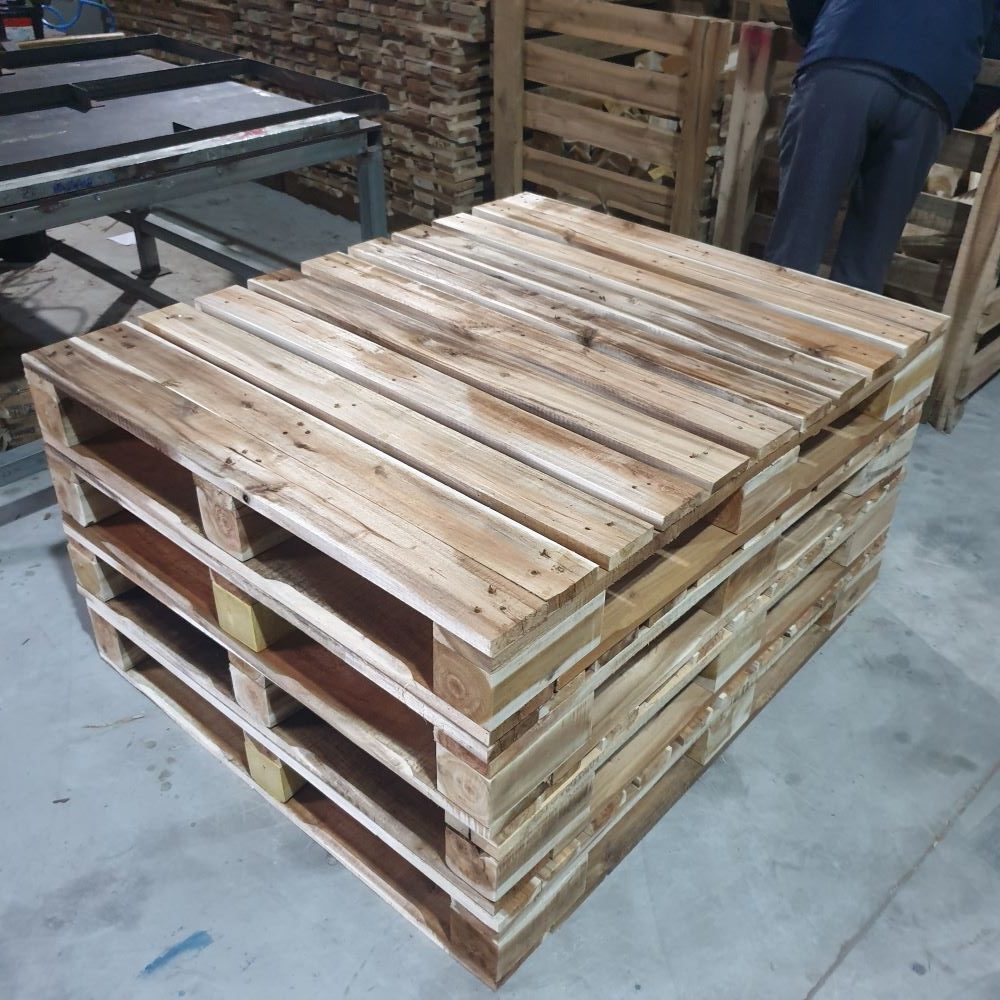 PALLET GỖ THÔNG 4 HƯỚNG NÂNG TẢI TRỌNG 2500KG